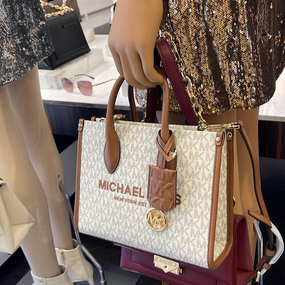 MICHAEL KORS
Mirella Small Logo Crossbody Bag
Vanilla 
NWT - Picture 9 of 16